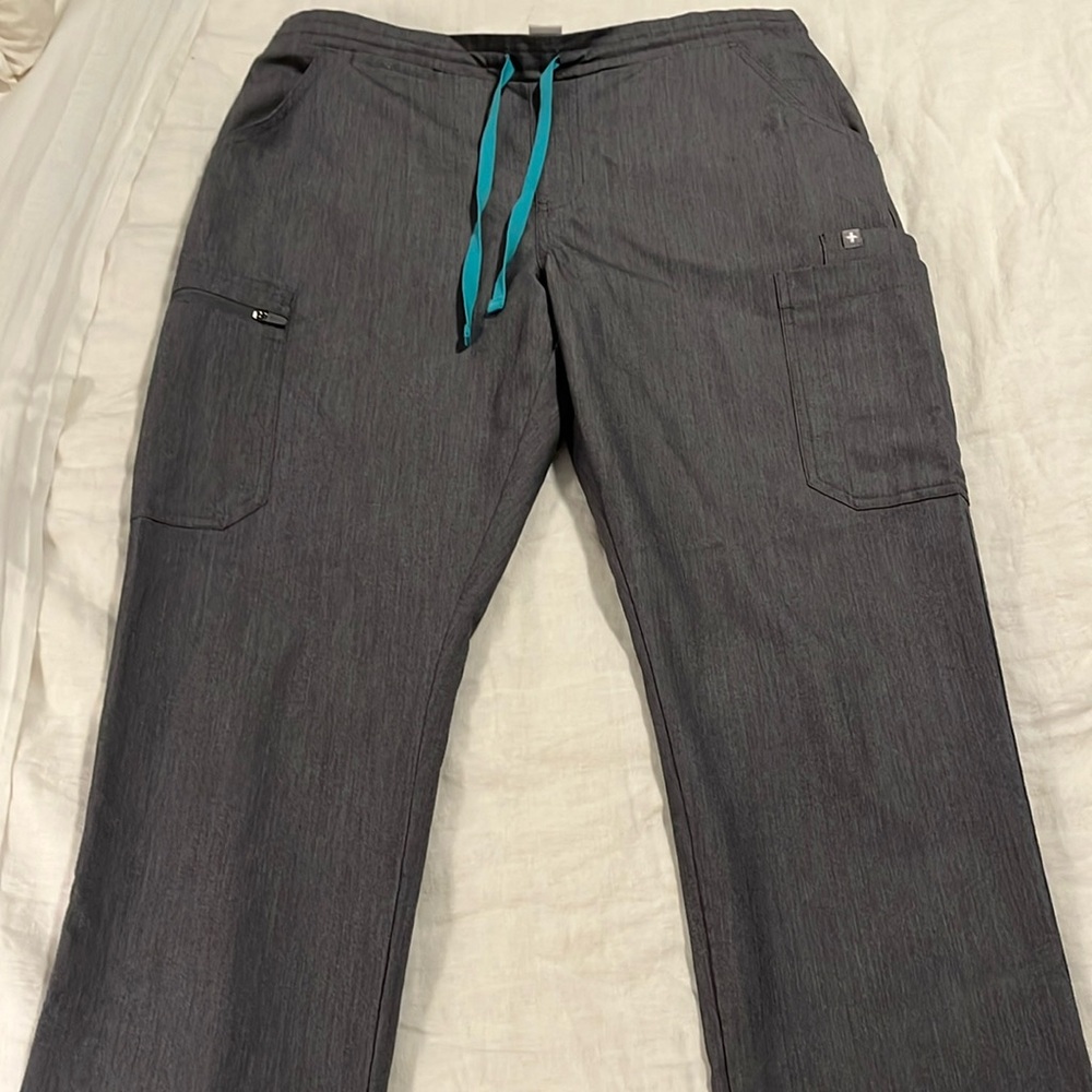 Figs tall medium yola scrub pants in graphite